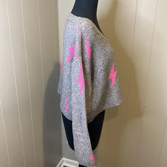 Hippie Rose Women’s Large Knit V Neck Sweater Lightning Bolt - Picture 3 of 6